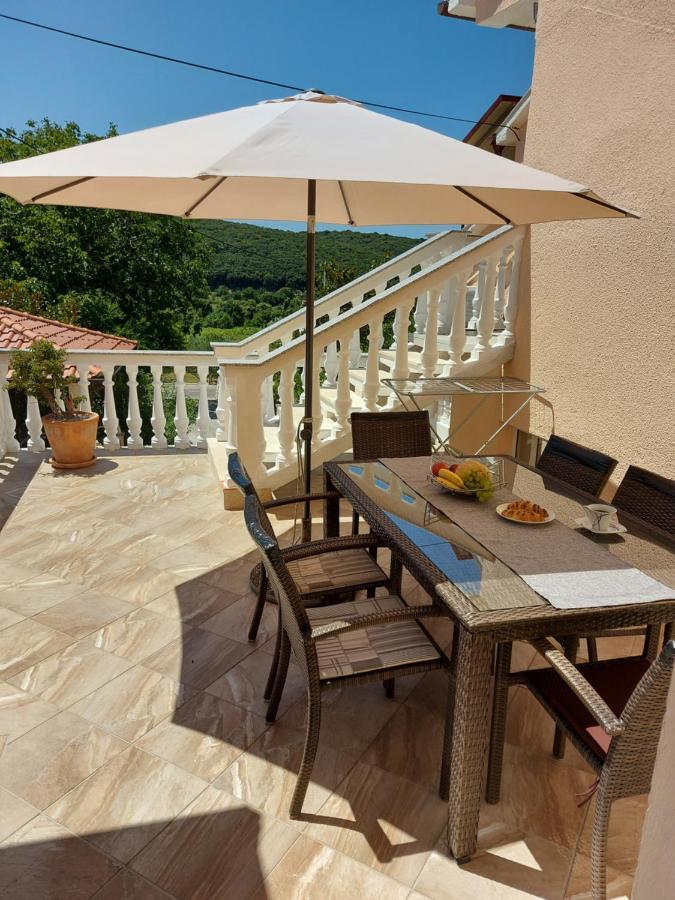 Apartman Larisa Apartment Kampor Екстериор снимка
