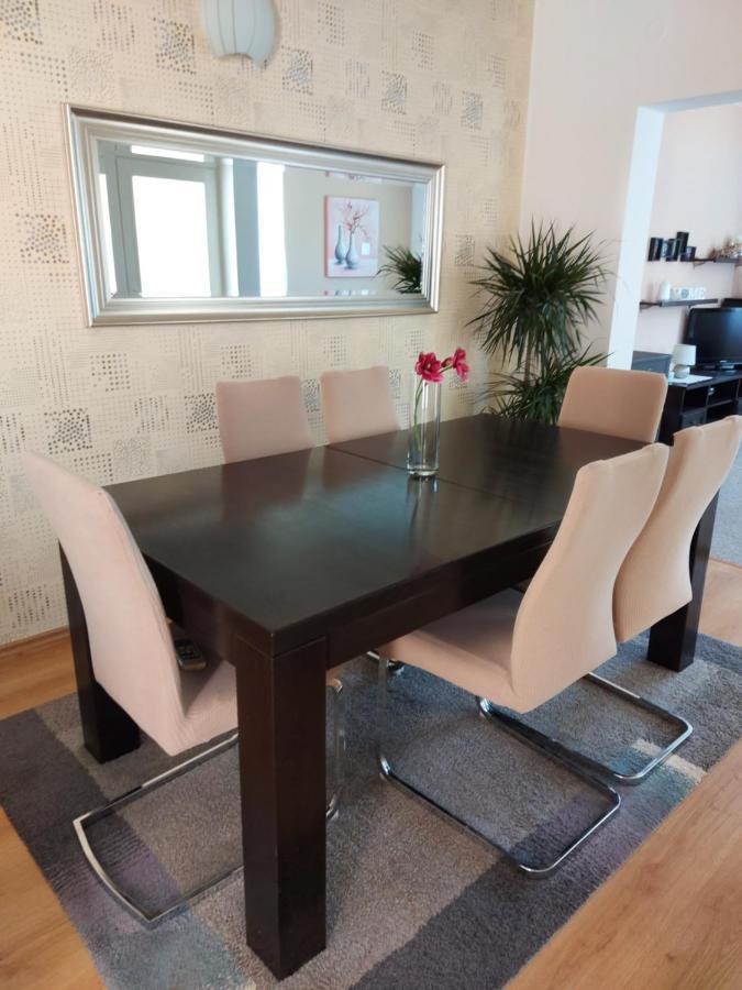 Apartman Larisa Apartment Kampor Екстериор снимка